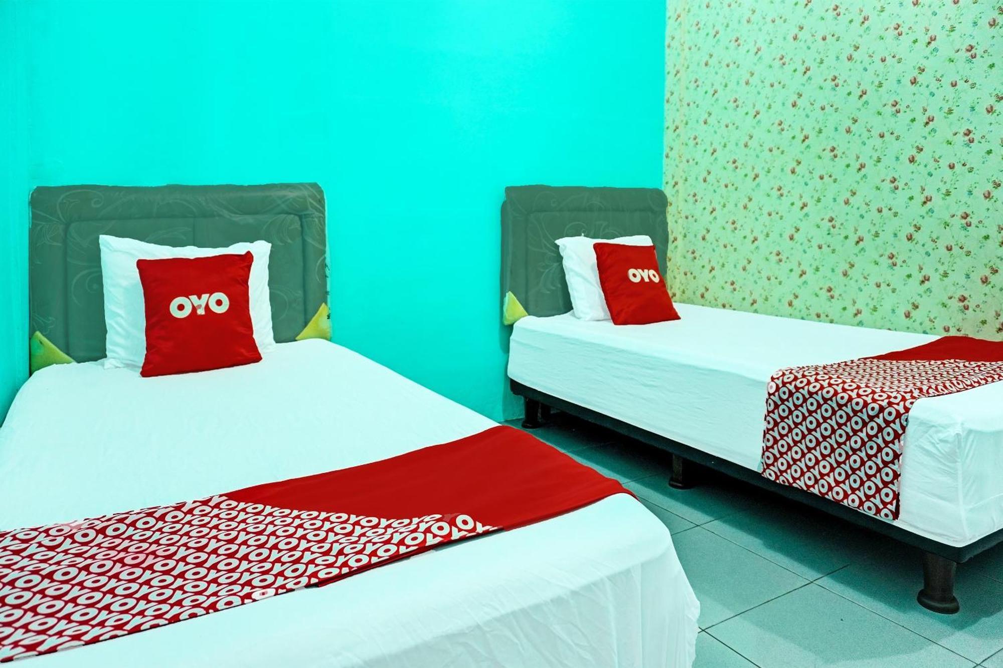 Oyo 91731 Home Stay Elis Cateliya Syariah 加拉旺 外观 照片