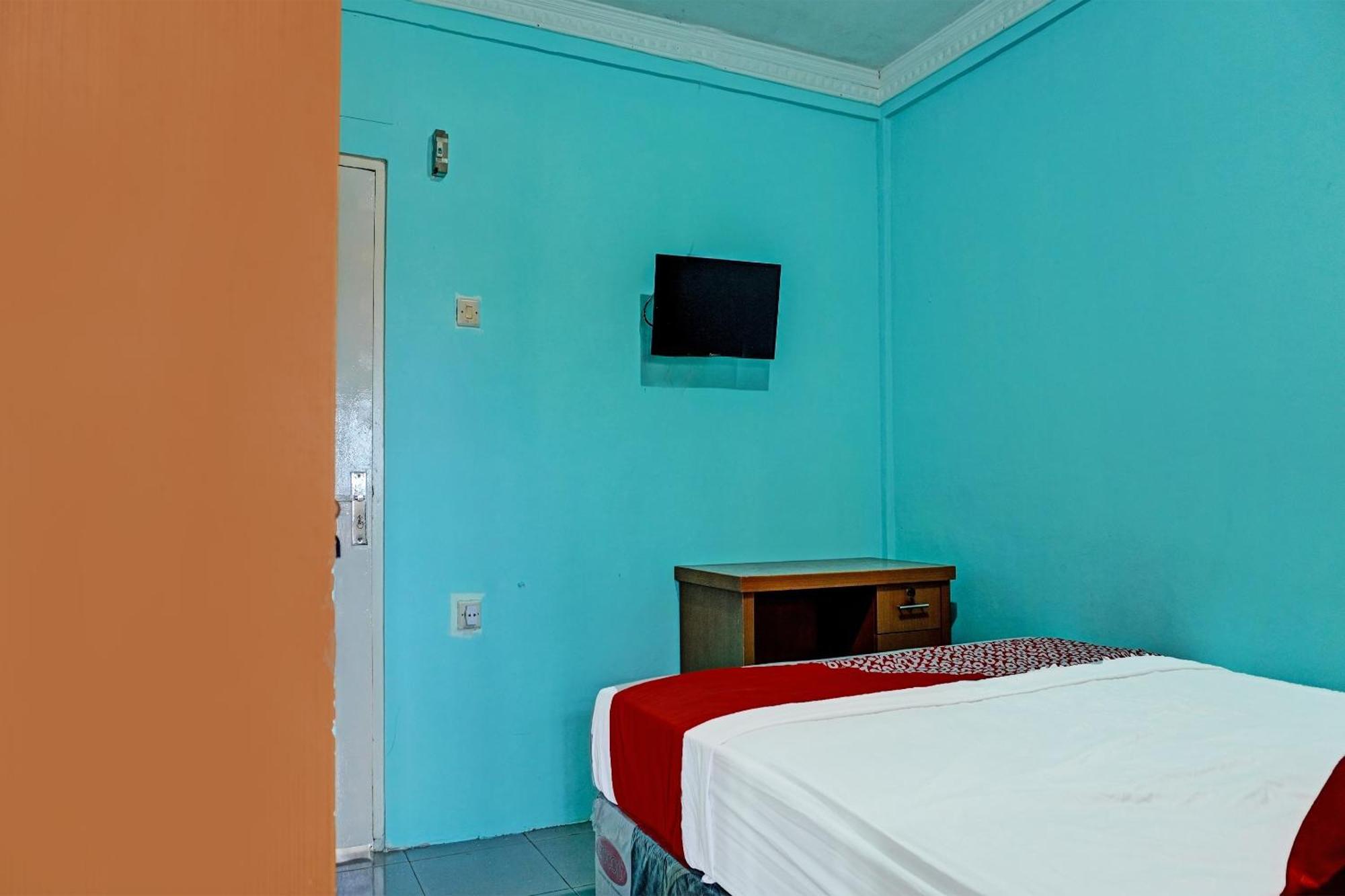 Oyo 91731 Home Stay Elis Cateliya Syariah 加拉旺 外观 照片