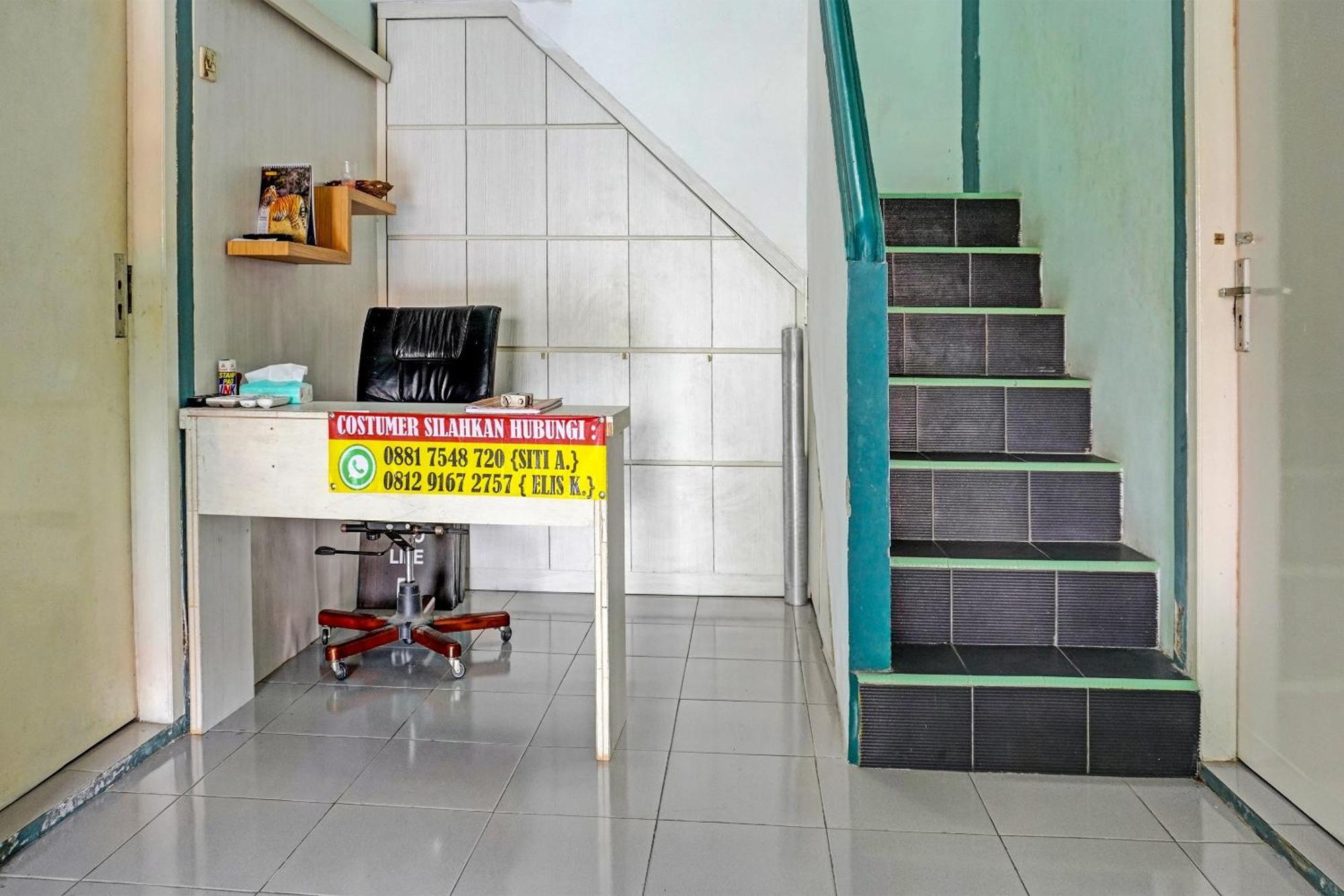 Oyo 91731 Home Stay Elis Cateliya Syariah 加拉旺 外观 照片