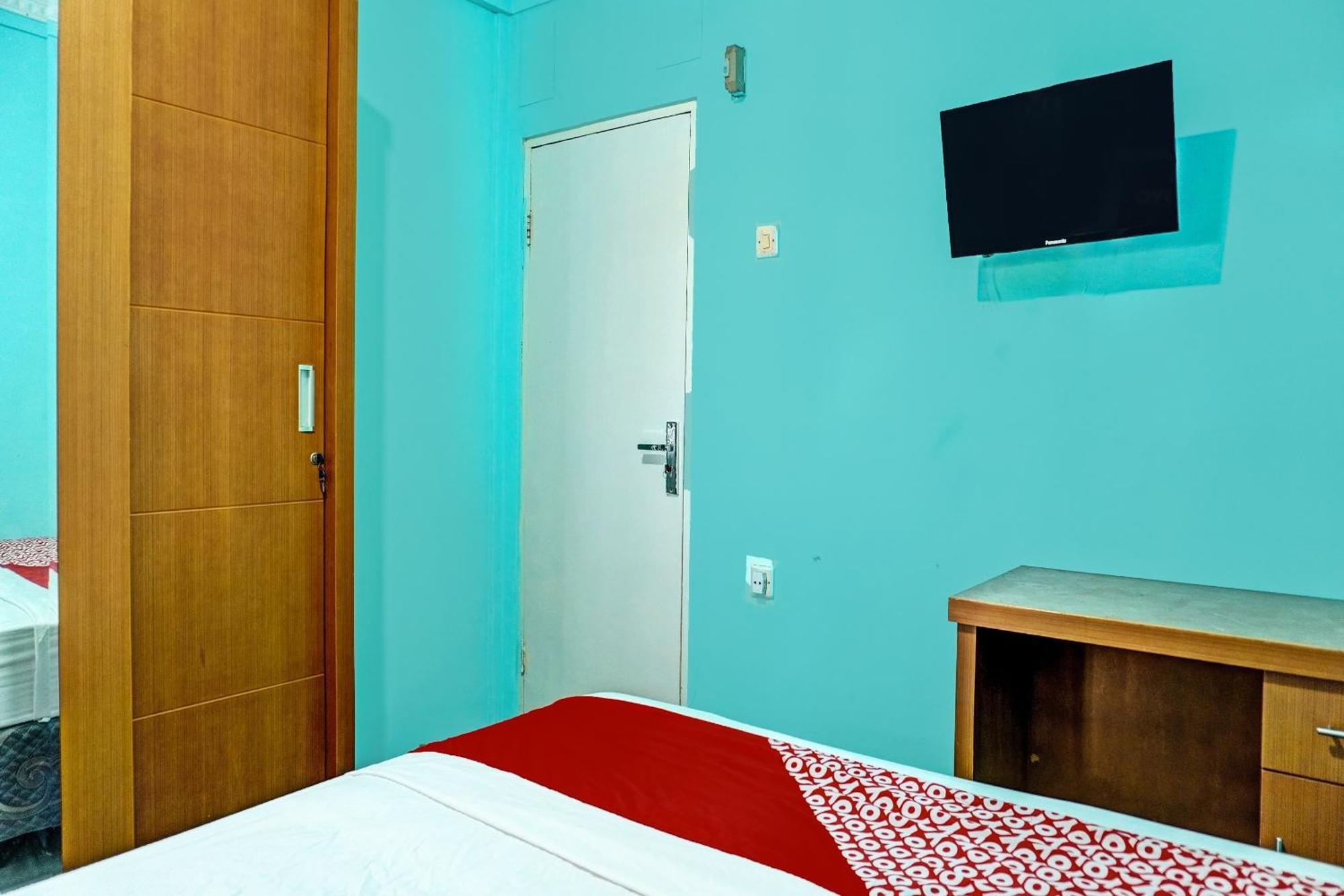 Oyo 91731 Home Stay Elis Cateliya Syariah 加拉旺 外观 照片