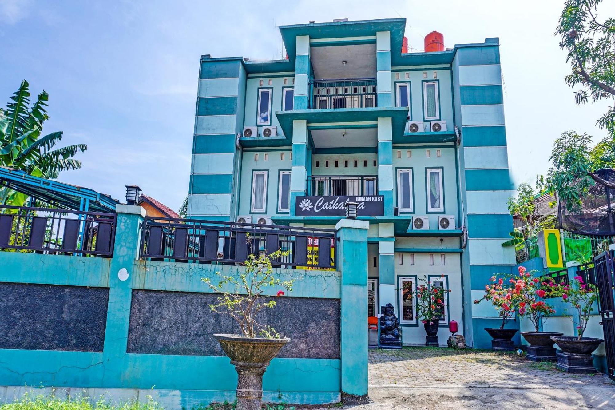 Oyo 91731 Home Stay Elis Cateliya Syariah 加拉旺 外观 照片