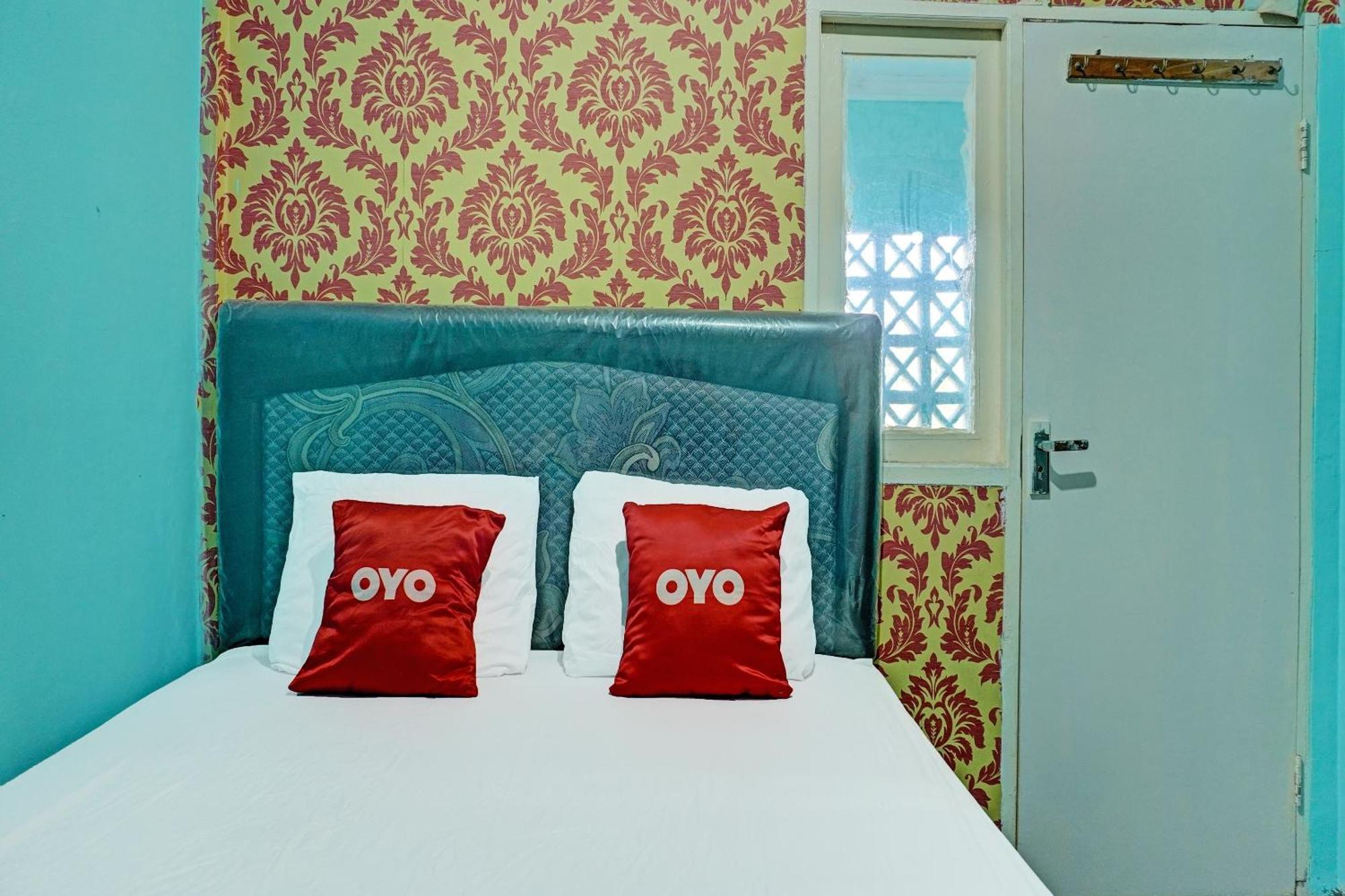 Oyo 91731 Home Stay Elis Cateliya Syariah 加拉旺 外观 照片